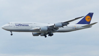 Boeing 747-830