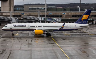 Icelandair Boeing 757