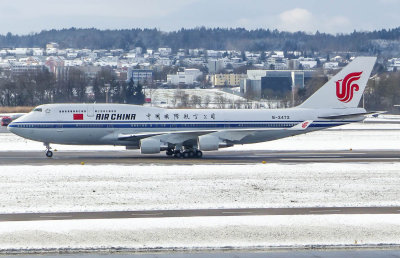 Boeing 747-4J6