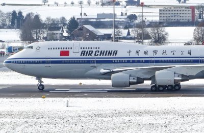 Boeing 747-4J6