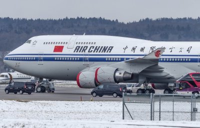 Boeing 747-4J6