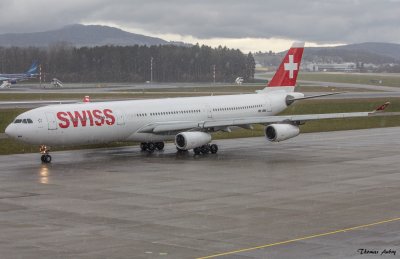 Airbus A340-313X