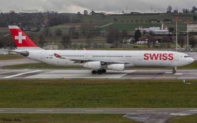 Airbus A340-313X