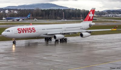 Airbus A340-313X