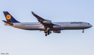 Airbus A340-313