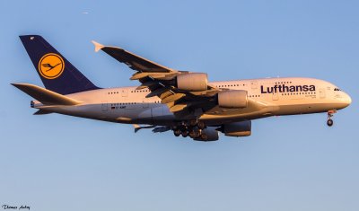  Airbus A380-841 