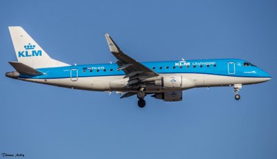 Embraer ERJ-175STD