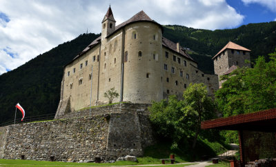 Schloss Tirol 1.jpg