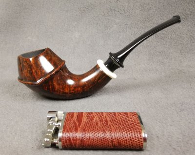 Elegante Bulldog-Variante von SERGEI SENATOROV.
