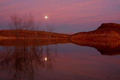 Super Moon Rise over Quail Creek Lake