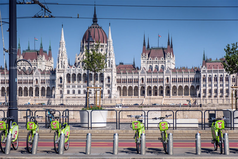 Le Parlement