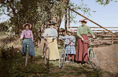 2019 Ladies & Bikes 1994.14.15_sm.jpg