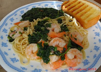 SHRIMP,PASTA AND SPINACH 