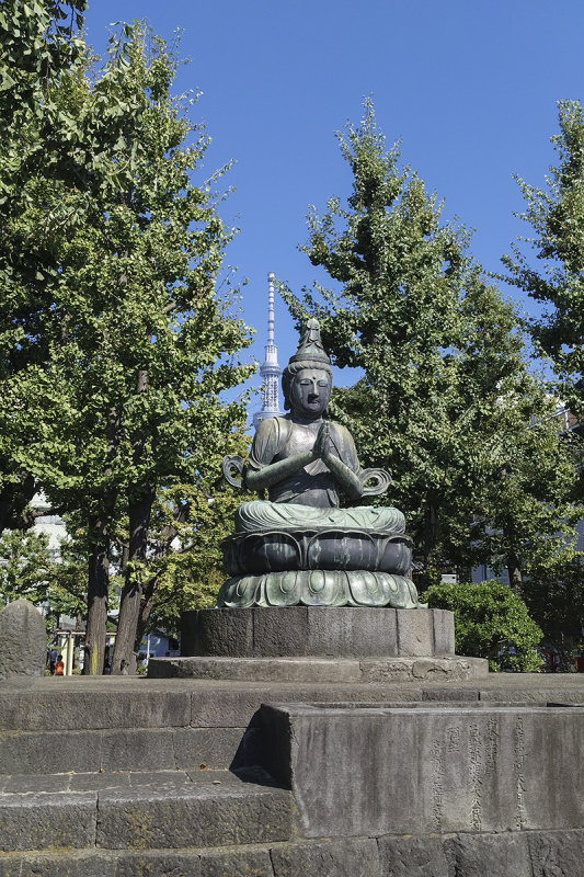 Tokyo Skytree and the Buddha