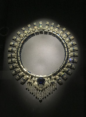 'Spectacular' exhibit, sapphires and diamonds