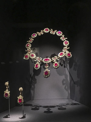 'Spectacular' exhibit, rubies and diamonds