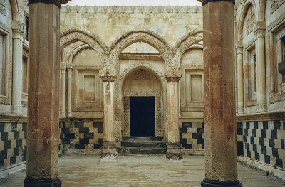 Hall, İshak Paşa Sarayı