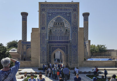 Gate front, Gur-e-Amir