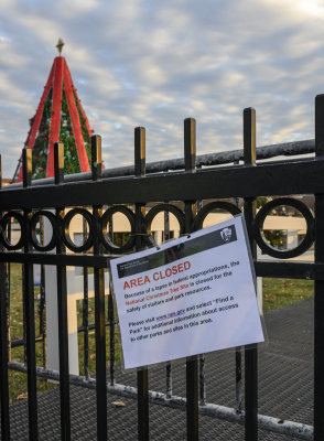 National Christmas Tree -- shut down by govt shutdown
