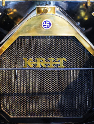 The leading edge of a 1913 K-R-I-T KT 5-passenger touring car