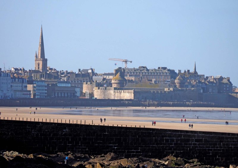 Saint-Malo, viewed from the Le Sillon beach.