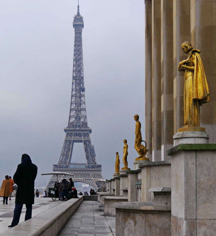 Paris 16ème; Walking on the streets of this selected Arrondissement (November 2017)