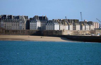 Partial view of Saint-Malo, viewed from Dinard. 