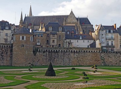 Vannes, the old city seen from outside.