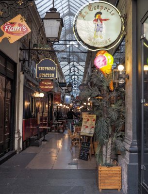 Passage des Panoramas; in this gallery, the main focus is restaurants.