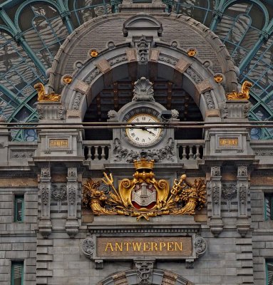 Gare Centrale d'Anvers (Antwerp Central Train Station); interior.