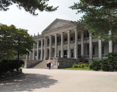 Seoul: inside Deoksugung Palace.