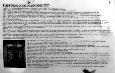 Explanation (in Portuguese) about the Crist monument at Corcovado.