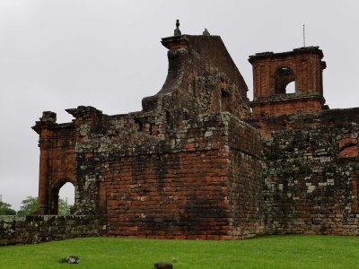 The São Miguel Arcanjo church ruins. 