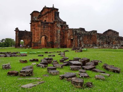 The São Miguel Arcanjo church ruins. 