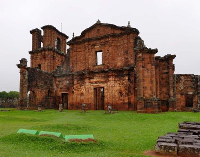 The São Miguel Arcanjo church ruins. 