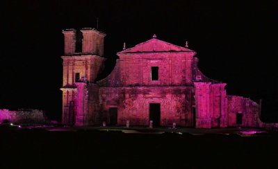 The church São Miguel Arcanjo at night. 
