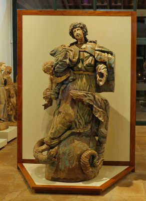 Saint statues produced in the Missões (wood made). 