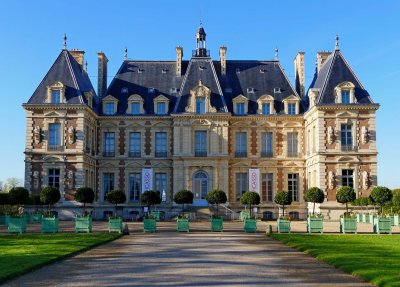 Main entrance of the Chateau de Sceaux.