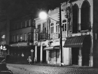 Old houses (they are still there) by the Praça 15 de Novembro, near the Cathedral.