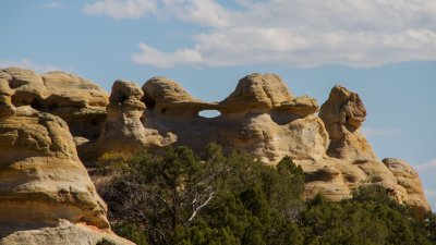 Peekaboo Arch, Aztec