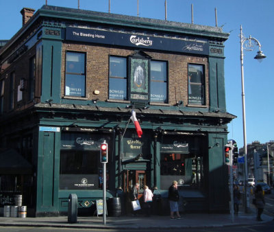 Bleeding Horse pub_next to Camden Court Hotel