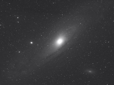 M31 Andromeda Galaxy: 5 minutes exposure with 150mm itelescope in Spain