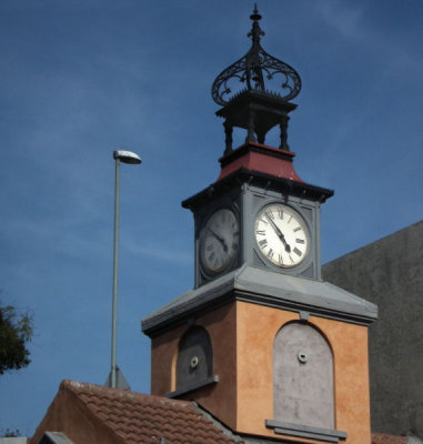 Clocktower outside Casemates Square