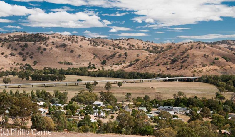 Modern highway bypass at Gundagai