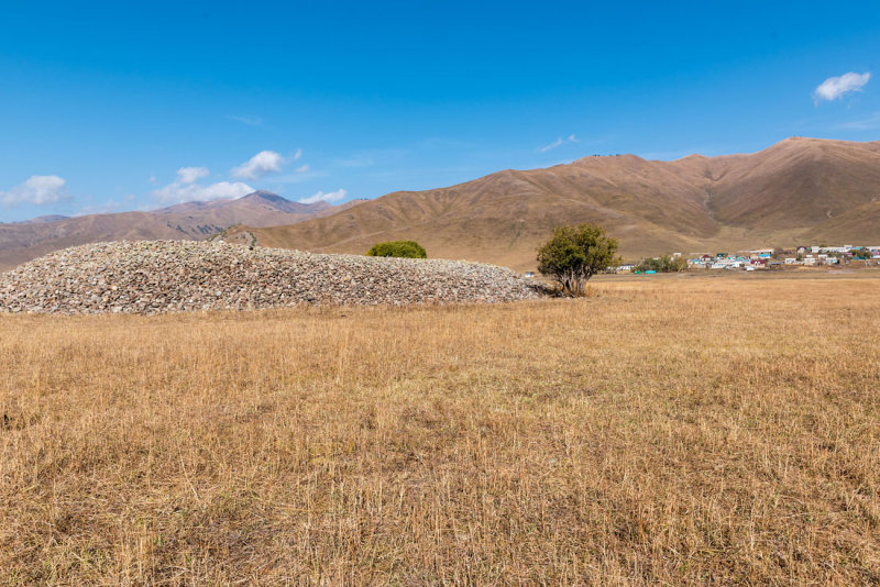 Kyrgystan, North-East, San Tash (counting stones)