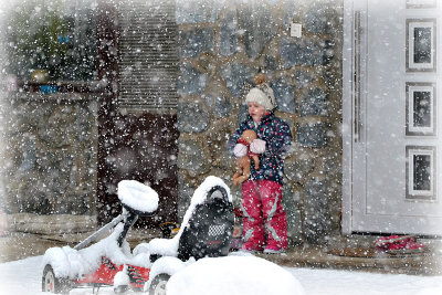 Child in the snowflakes  DSC_0526x12022018pb