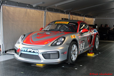 Flying Lizard Motorsports Porsche Cayman GT4 Clubsport MR Rodrigo Baptista 