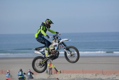 Beach Cross D7-18_132 (800x600).JPG