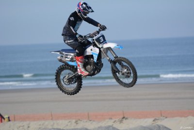 Beach Cross D7-18_133 (800x600).JPG