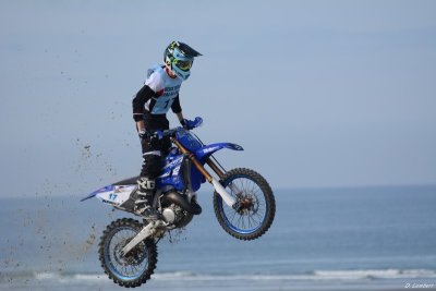 Beach Cross D7-18_134 (800x600).JPG